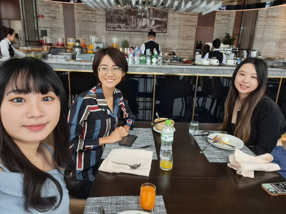 因為這趟旅程，三個大女孩也變成了好朋友。